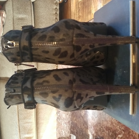 Jessica Simpson Erlene Bootie - Picture 4 of 7